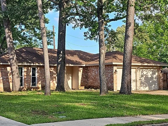 3rd image of 17110 Golf Club Dr