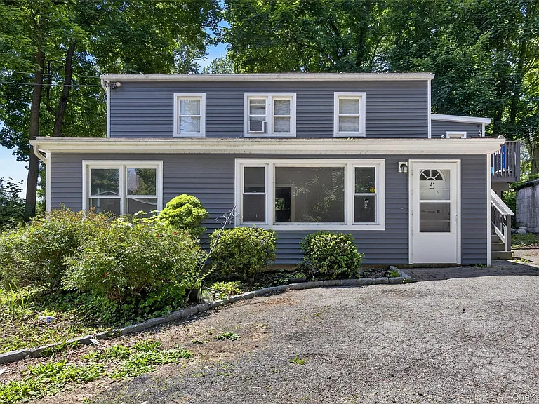 4 Riverview Ave #1 — Photo 1