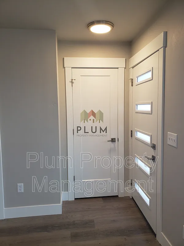 3 bed, 2.5 bath, 1275 sqft, $2,495 — Photo 3