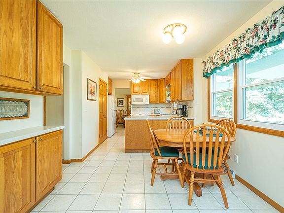 3rd image of 2821 Woodland Ave