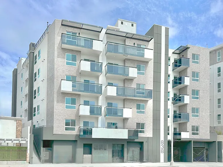 838 S La Brea Ave — Photo 28
