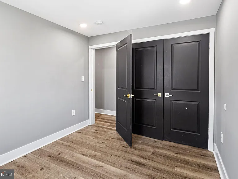 4626 E Thompson St — Photo 14