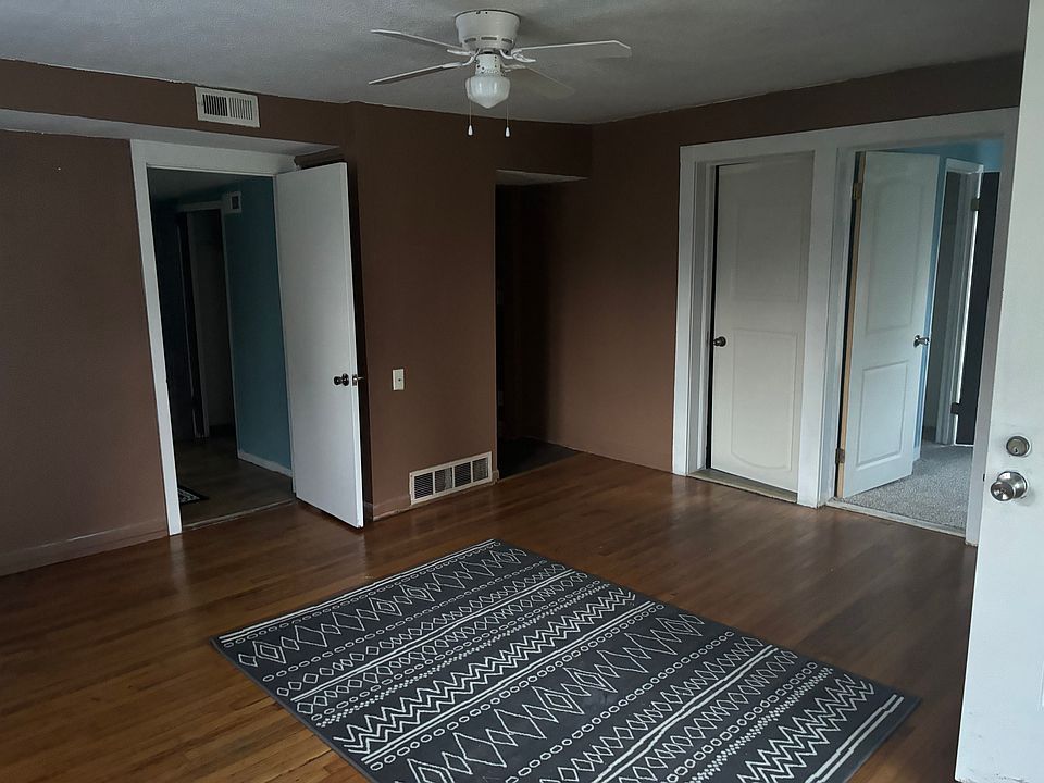 2nd image of 309 E Monroe St