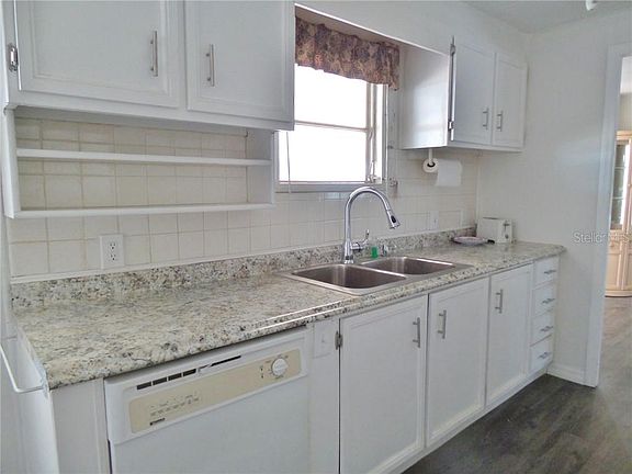 4th image of 7313 Skyline Dr