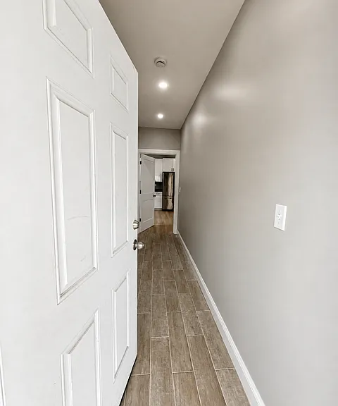 62 Glen Ave #1 — Photo 2