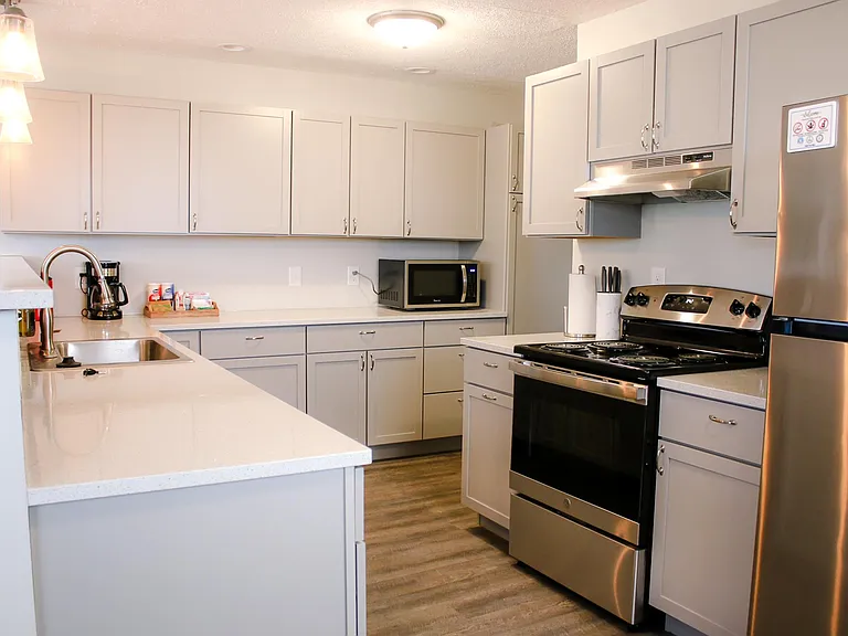 1330 Laurel St #1330 — Photo 5