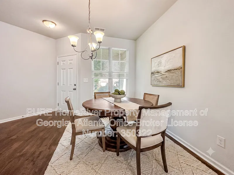 4 bed, 2.5 bath, 1990 sqft, $2,095 — Photo 3