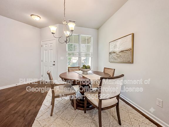 3rd image of 206 Daisy Cir