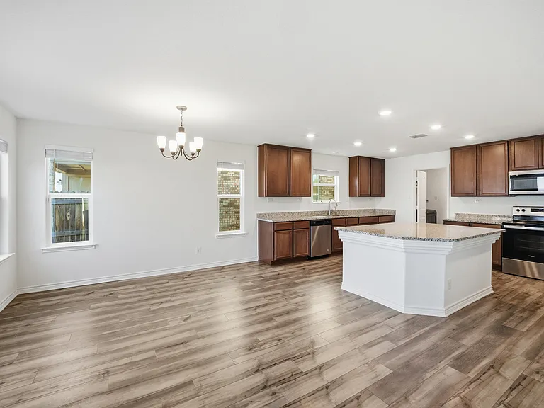 11331 Edelweiss — Photo 4