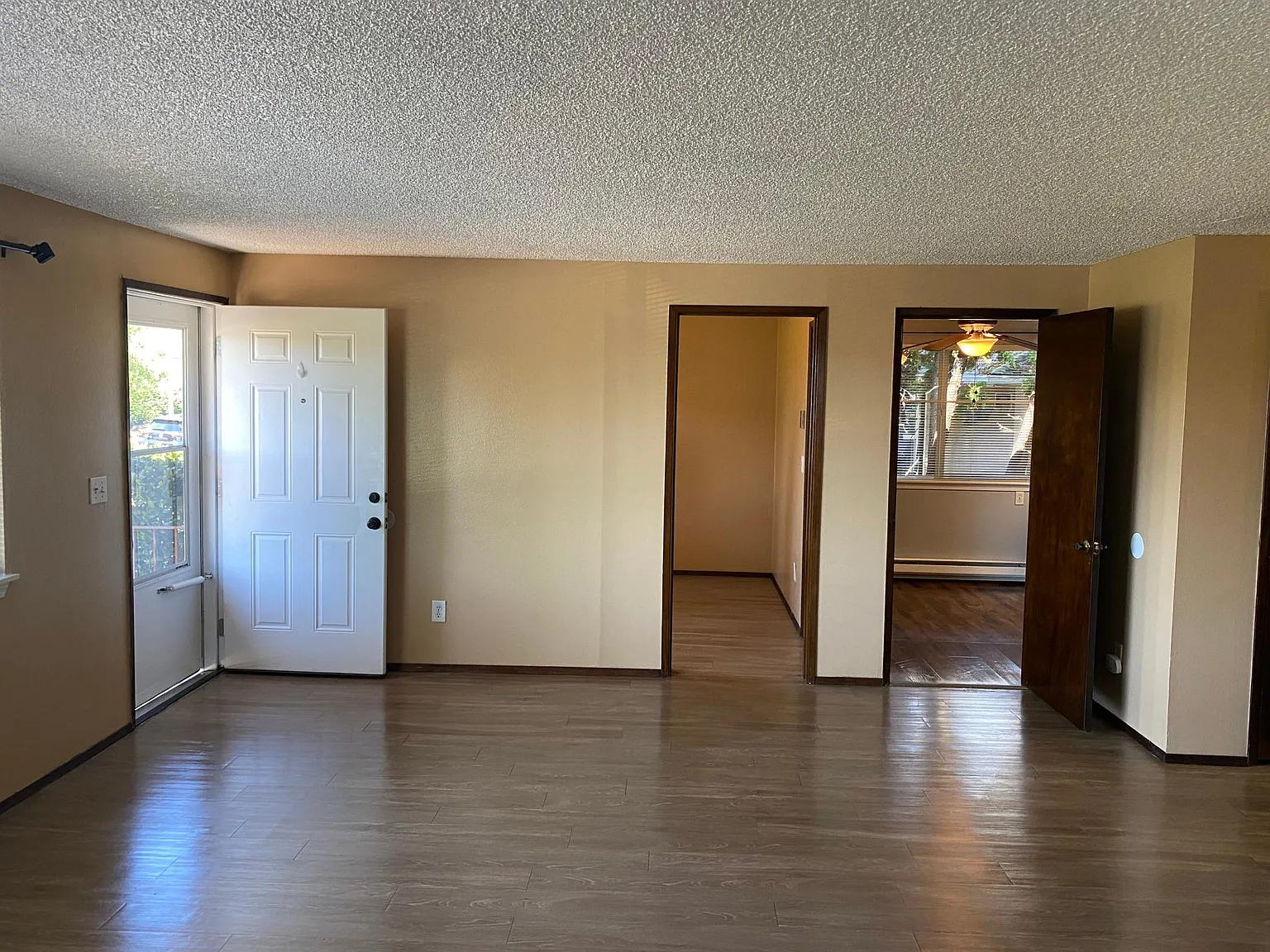 526 Shattuck Ave S — Photo 4