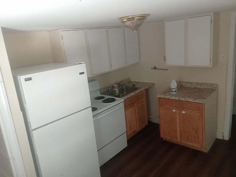 247 Sprague Ave #2 — Photo 3
