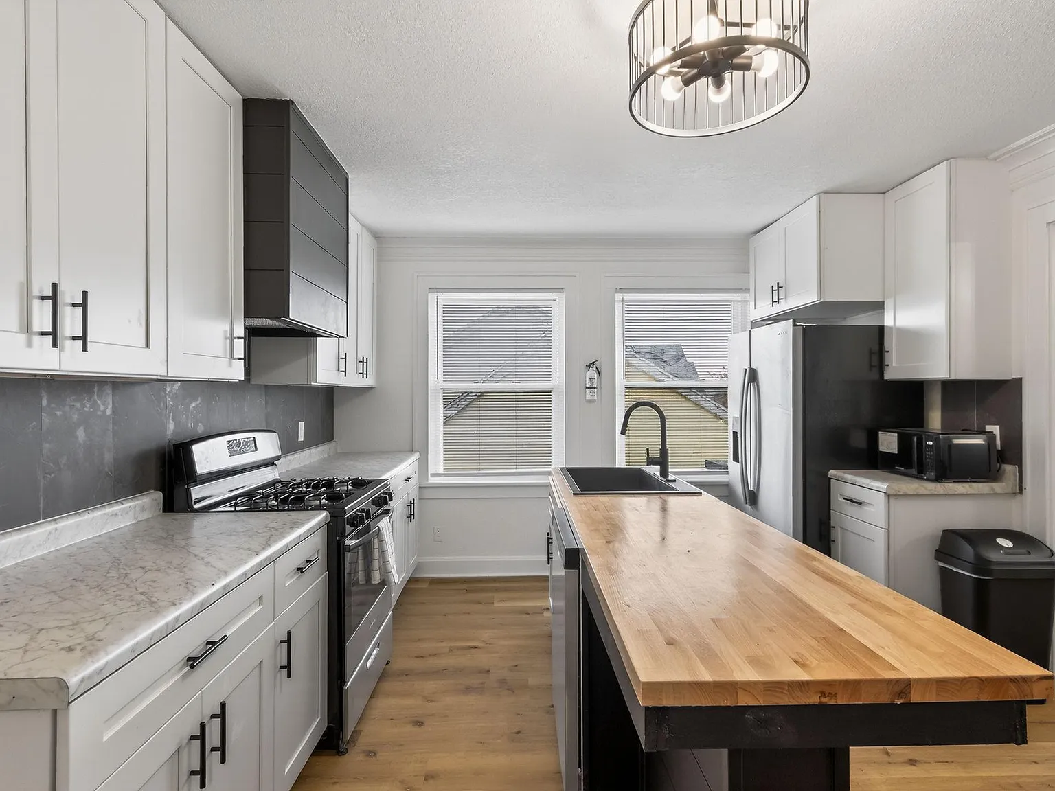 4 bed, 3.0 bath, 2200 sqft, $754 — Photo 4