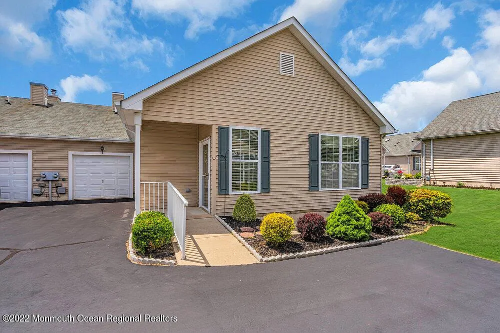 28 Winkle Ct photo 1