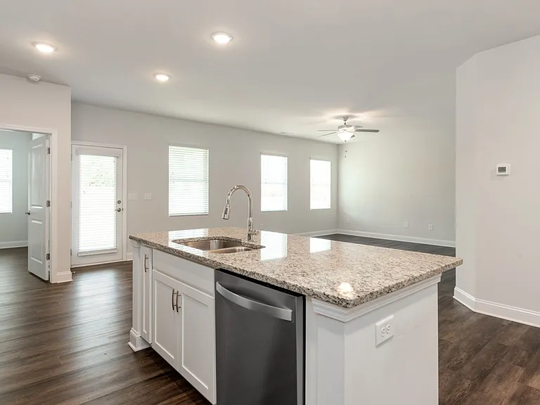 4512 Grove Manor Dr — Photo 6