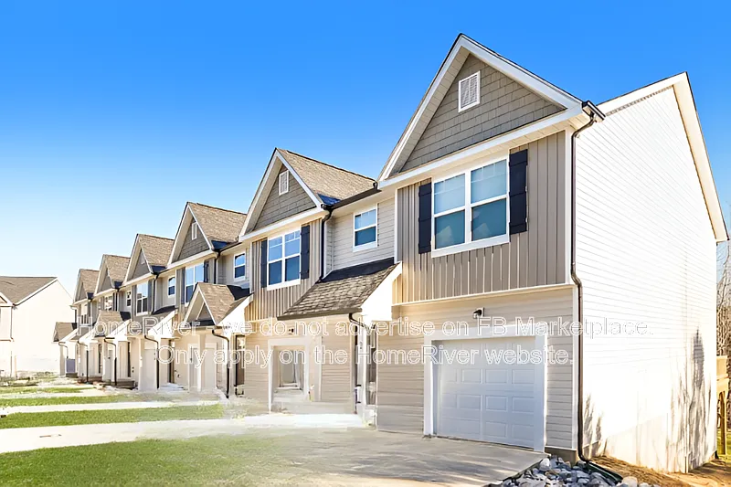 Building Photo - 202 Beaumont Cir
