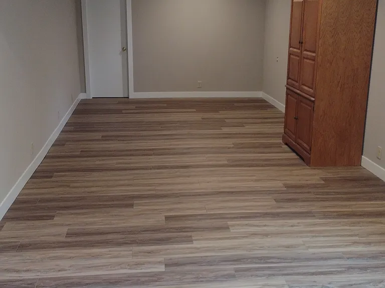 807 Cedar View Ln — Photo 13