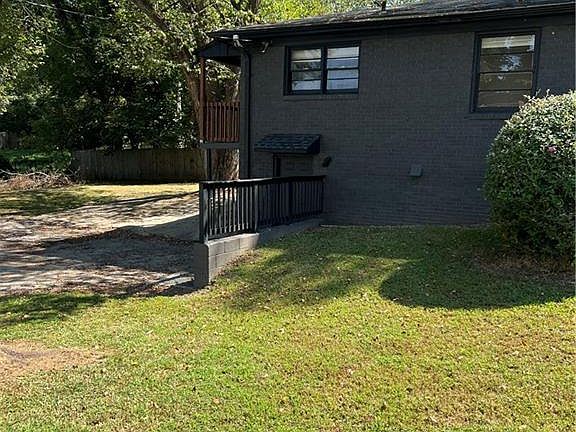 3rd image of 1215 Westview Dr SW