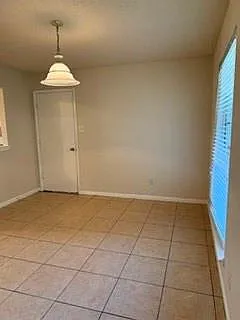 4 bed, 1830 sqft, $1,975 — Photo 3