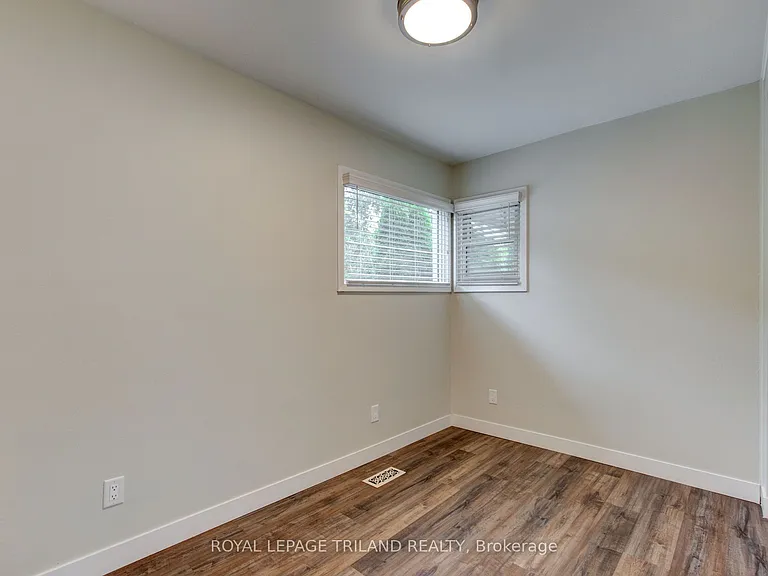 210 Emery St E — Photo 8