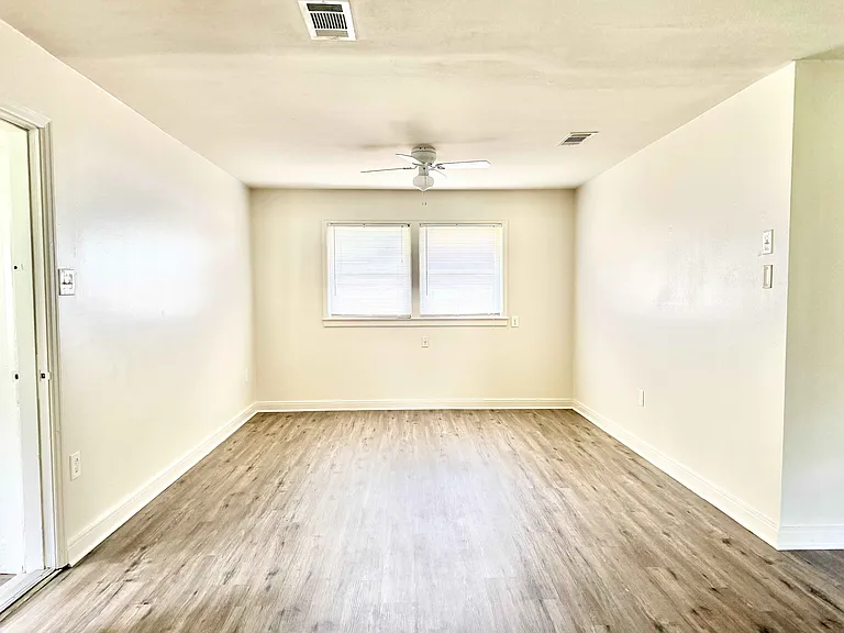 343 S Fairfax Dr — Photo 5