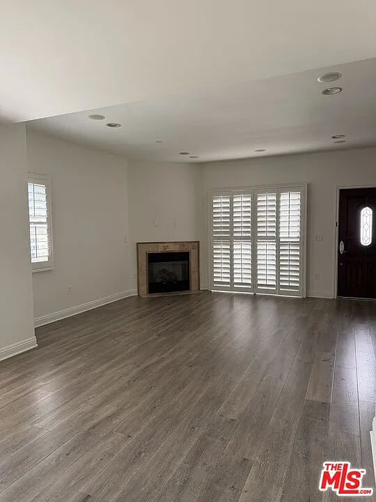 3 bed, 3.0 bath, $4,200 — Photo 2