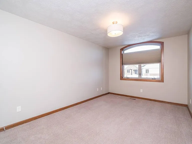 2605 W Sudbury St — Photo 21