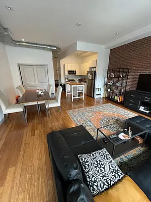 Rented by Bloom Real Estate Group | media 27