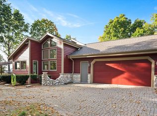 8485 S 44th St, Franklin, WI 53132