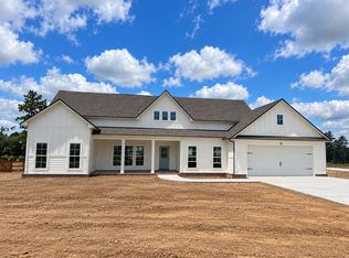 10 Edgewater Ct, Tifton, GA 31793