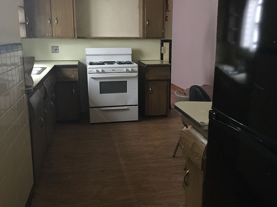 1st image of 52 Glenwood Ave