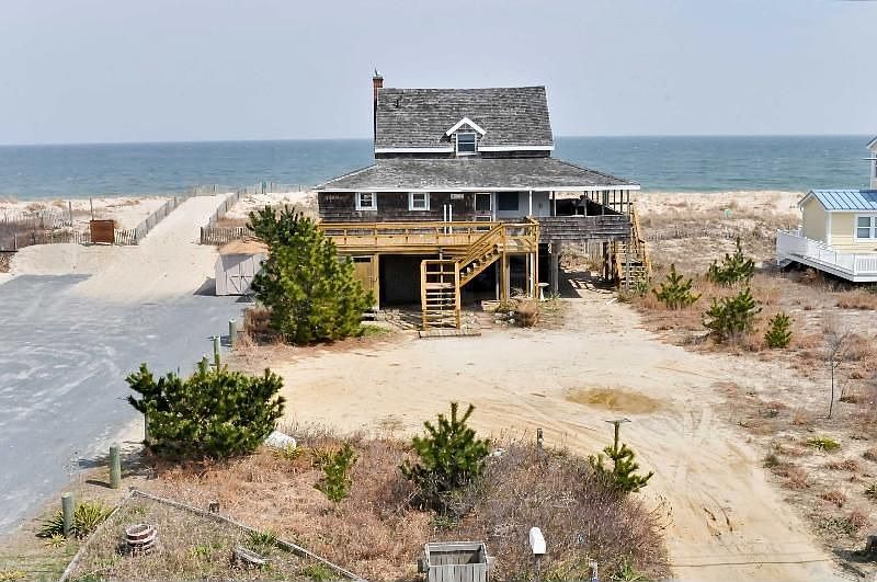 1st image of 1011 Bunting Ave