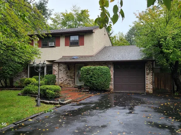 789 Buttercup Dr, Warminster, PA 18974