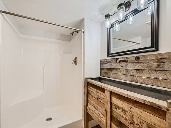 5th image of 1651 Forest Hill Ct