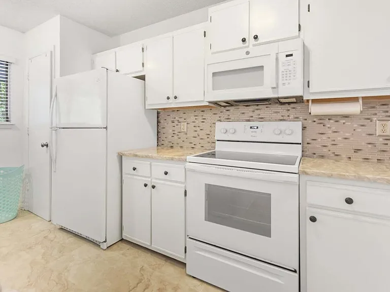 1161 Shadow Lake Cir #E — Photo 6