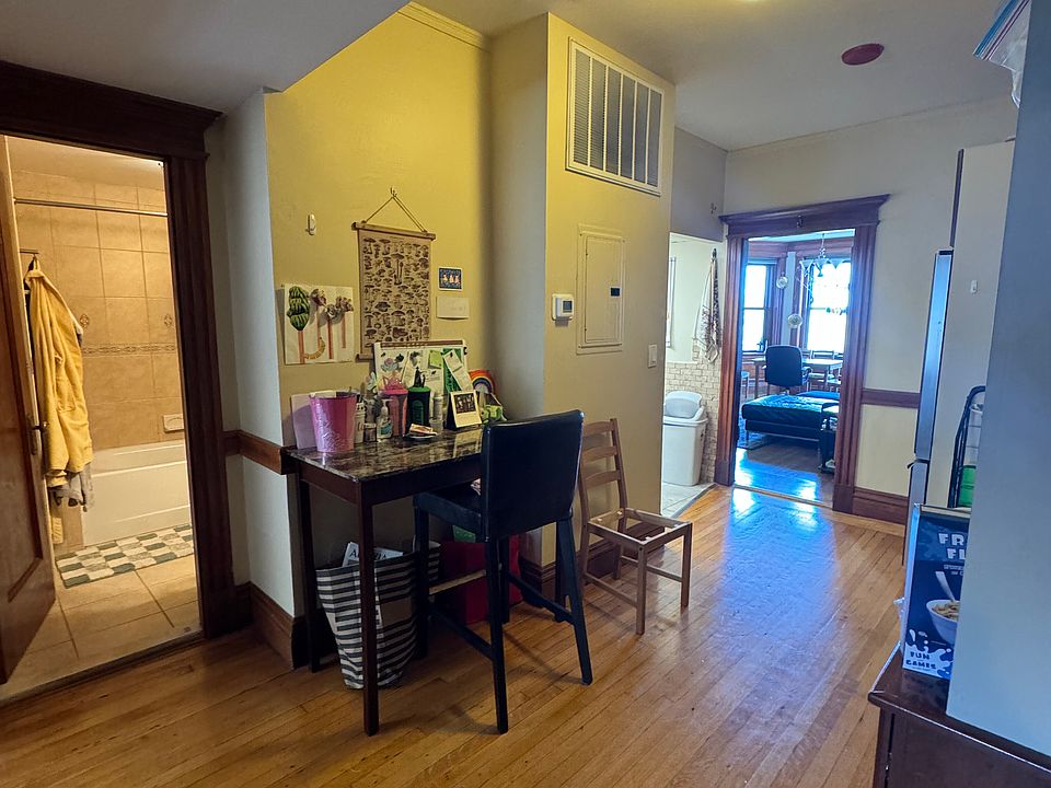 2nd image of 464 Commonwealth Ave #1
