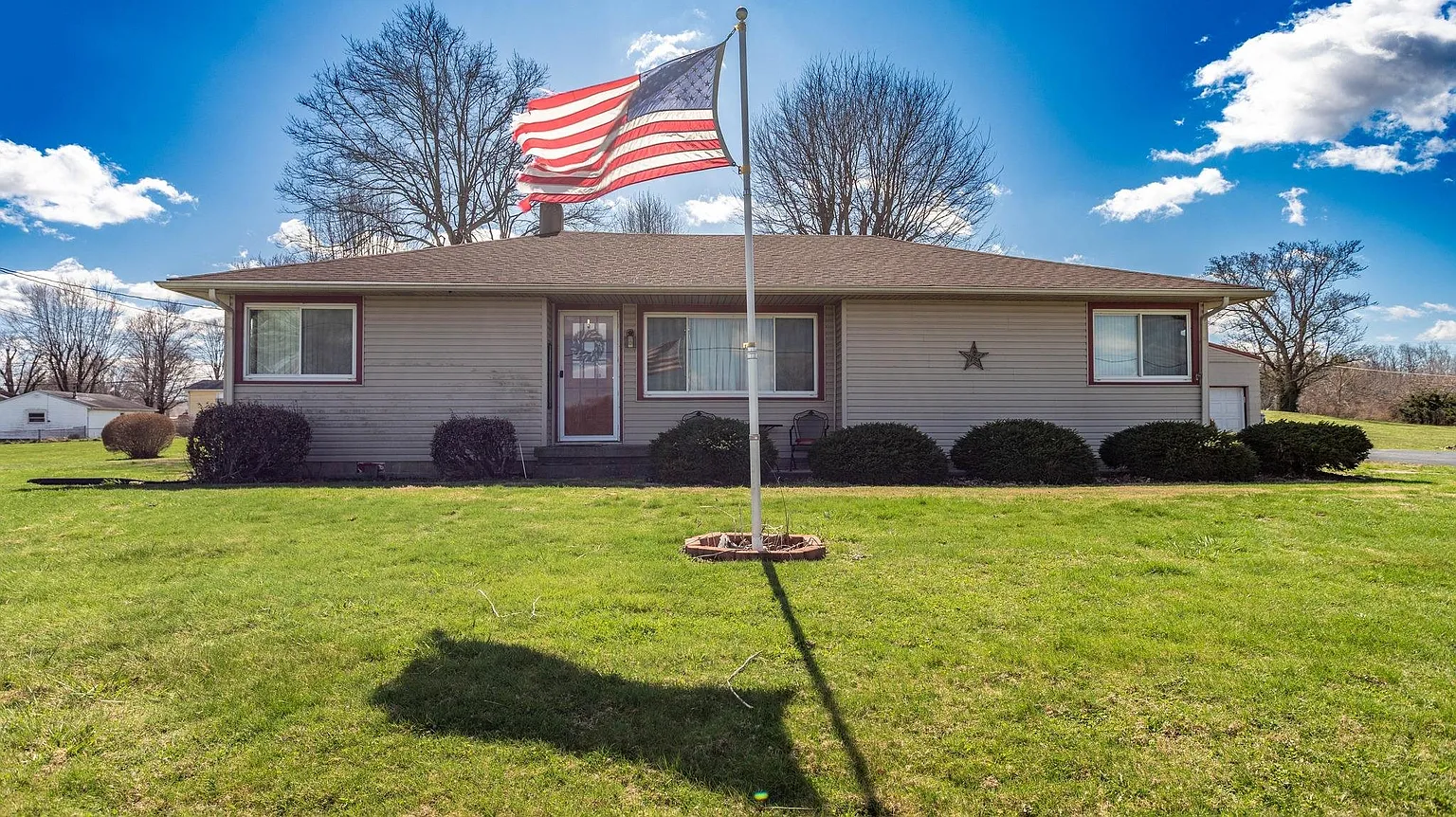 3387 W State Road 44 photo 1