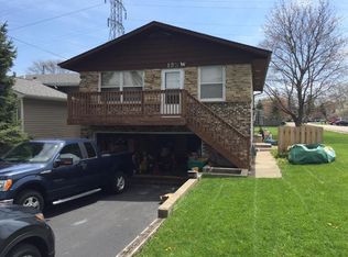 135 W Hawthorne Dr, Round Lake Beach, IL 60073