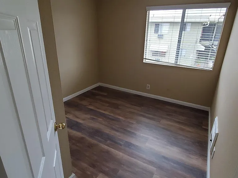 6707 Amherst St — Photo 2