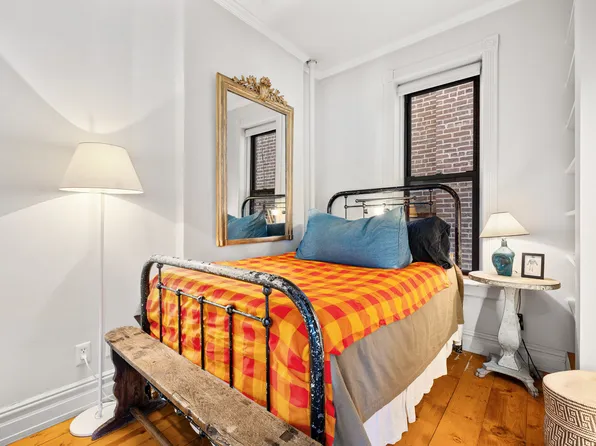 344 West 11th Street image 7 of 13