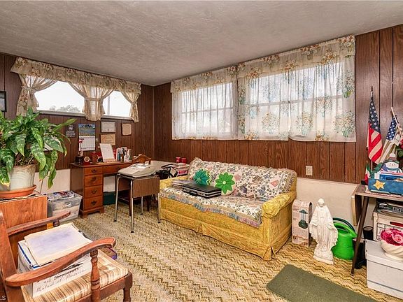 3rd image of 1523 Huntdale St E