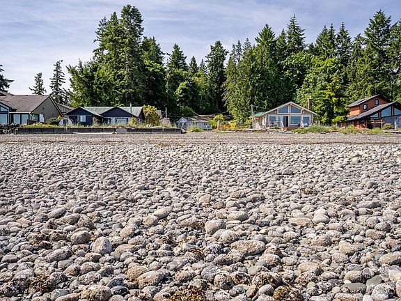 5th image of 6919 Island Hwy W #5