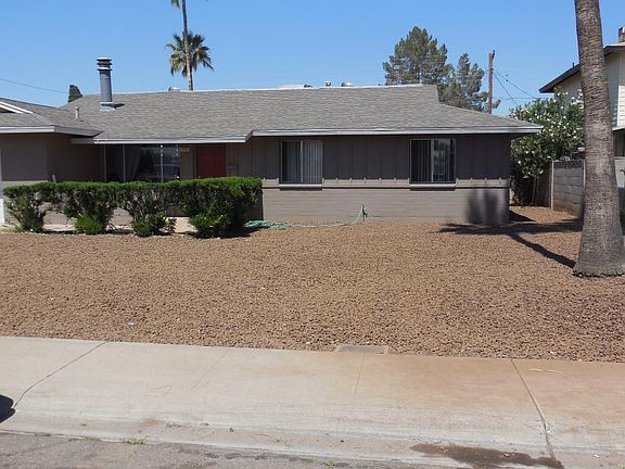 2nd image of 1206 E Manhatton Dr