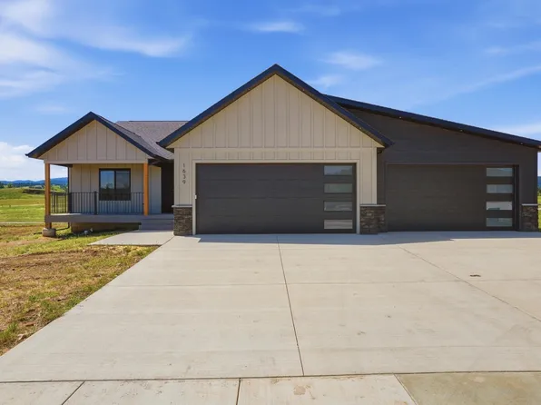 1639 Oak Crest Ct, Spearfish, SD 57783