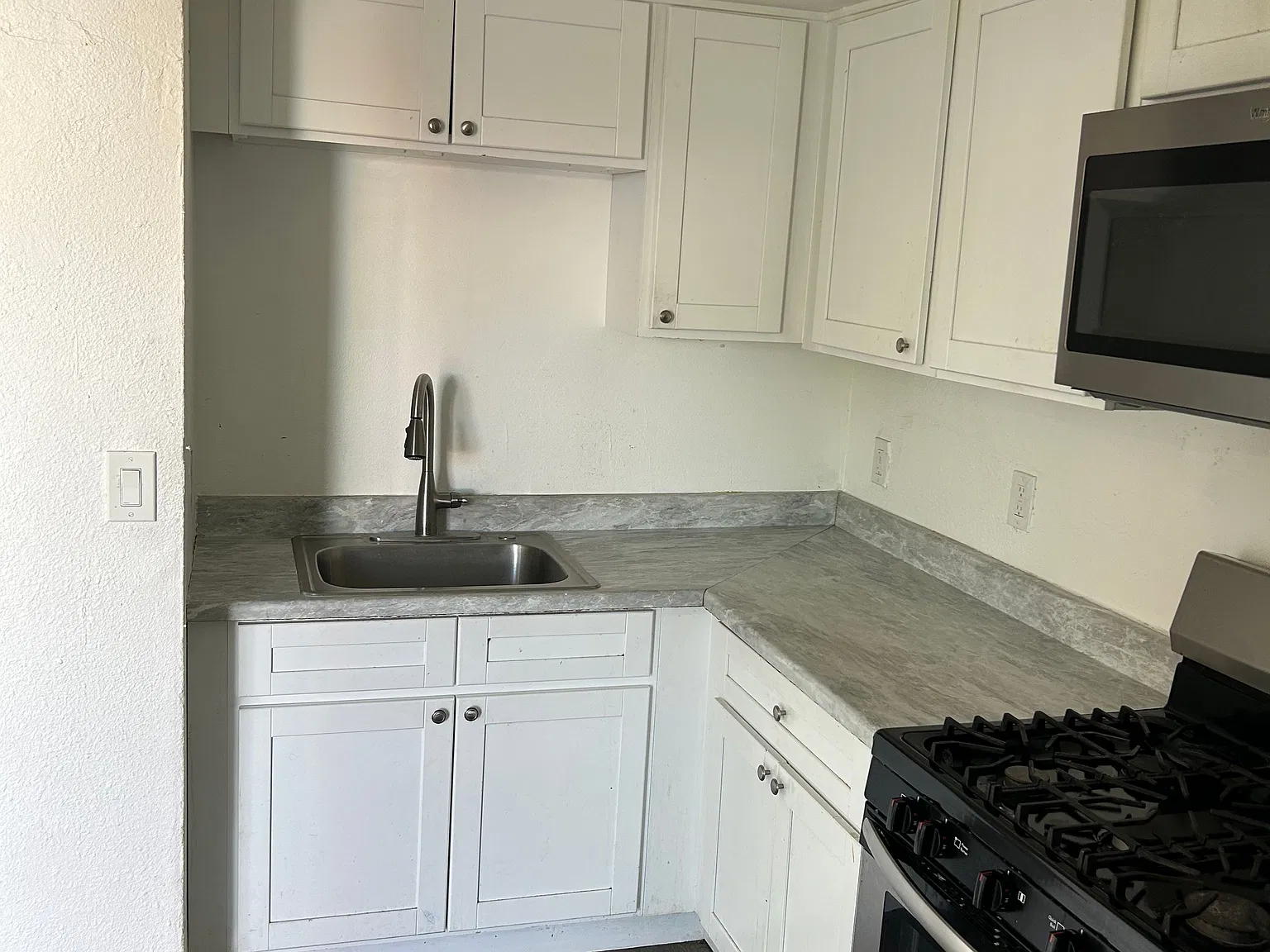 1 bed, $900 — Photo 3