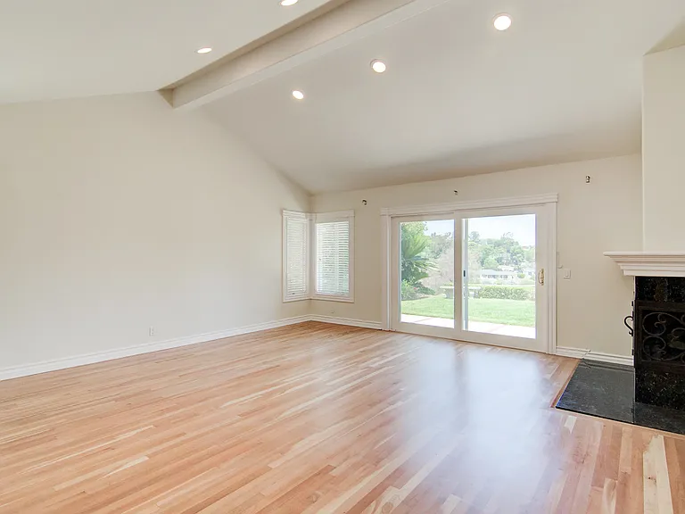 24261 Cascades Dr — Photo 21