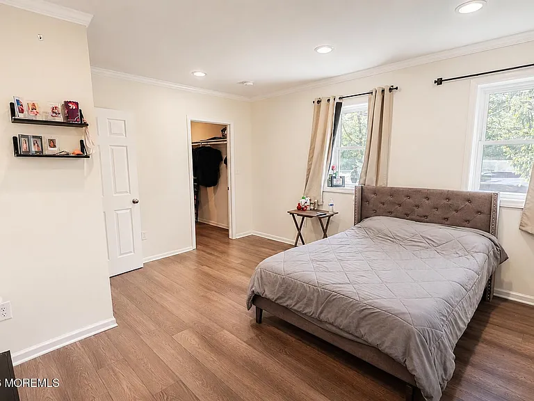 837 Forest Ave — Photo 9