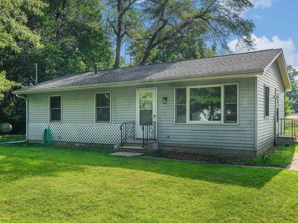 1183 102nd Ave, Plainwell, MI 49080