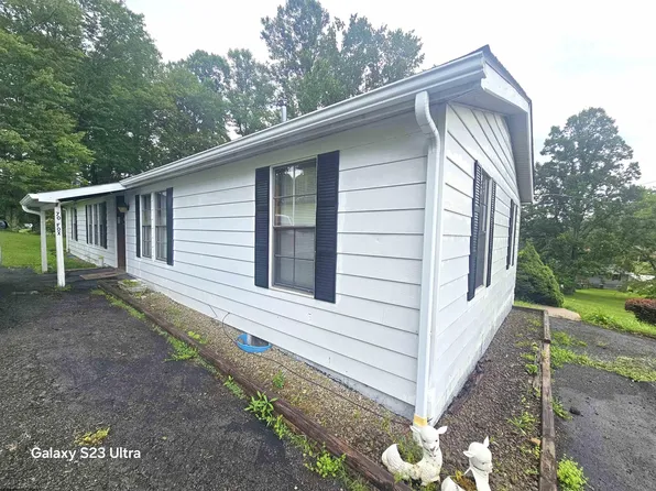 70 Dally Dr, Fairmont, WV 26554