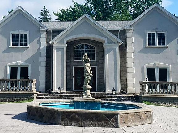 2nd image of 2820 Balltown Road