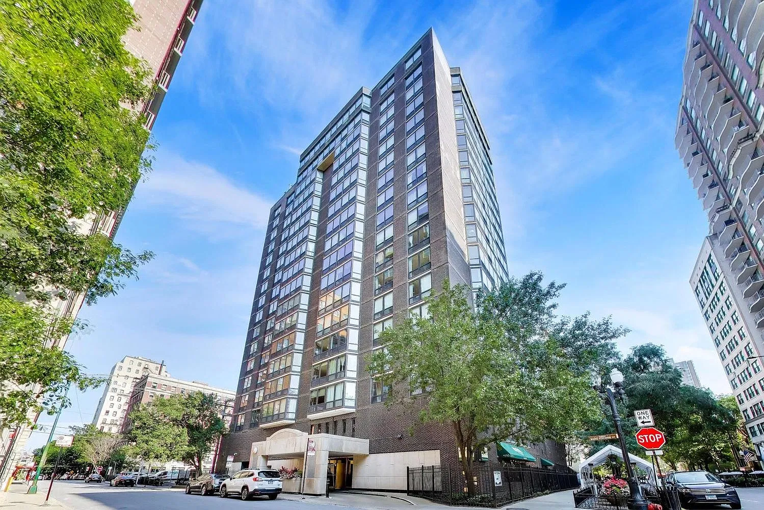 2 bed, 1050 sqft, $3,875 — Photo 1